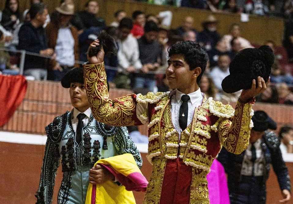 Matadores de toros michoacanos migrarán a Guanajuato para celebrar este domingo su corrida Matadores de toros michoacanos migrarán a Guanajuato para celebrar este domingo su corrida