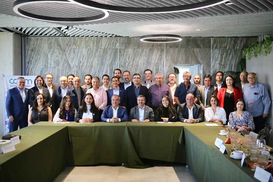 Dialoga CCEEM acerca del Plan México con senadores Sasil de León Villard y Raúl Morón Dialoga CCEEM acerca del Plan México con senadores Sasil de León Villard y Raúl Morón