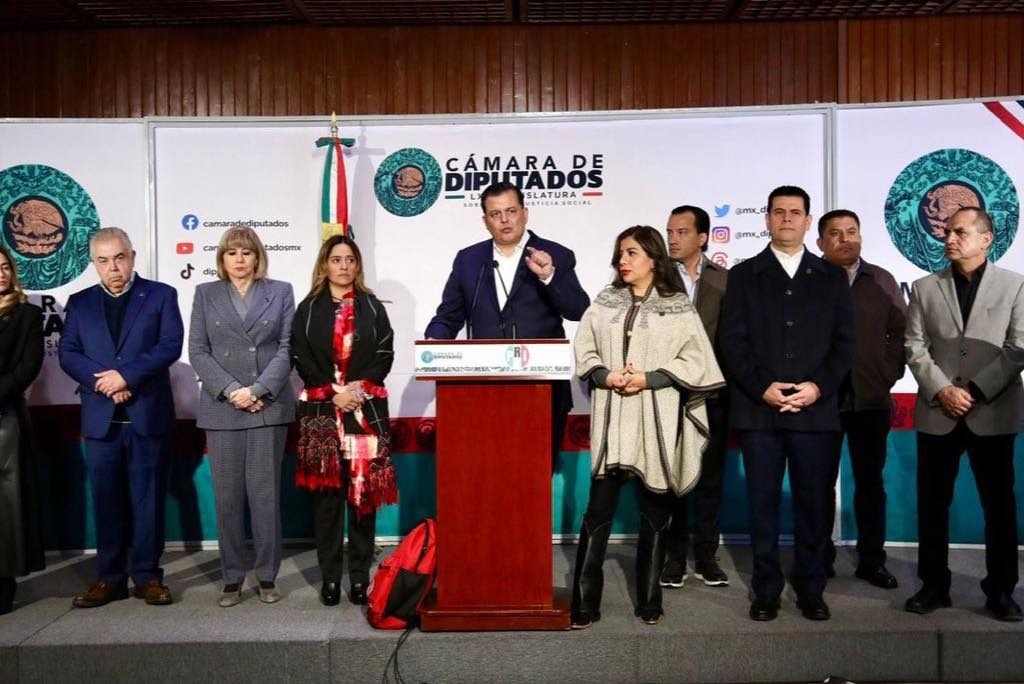 Que se investigue el móvil político en el homicidio de Carlos Manzo, insiste Memo Valencia a García Harfuch Que se investigue el móvil político en el homicidio de Carlos Manzo, insiste Memo Valencia a García Harfuch