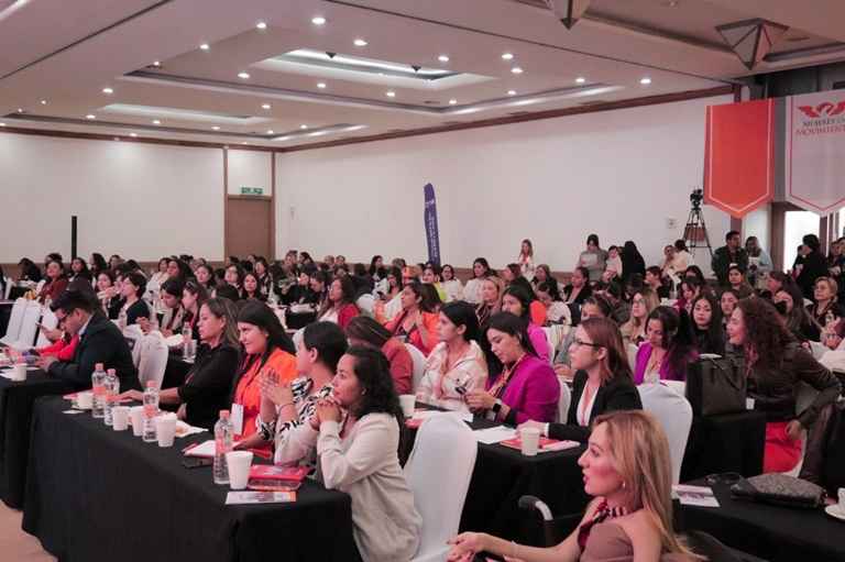 Éxito total la “Escuela de Liderazgo Político para Mujeres Jóvenes”, organizado por Movimiento Ciudadano Éxito total la “Escuela de Liderazgo Político para Mujeres Jóvenes”, organizado por Movimiento Ciudadano