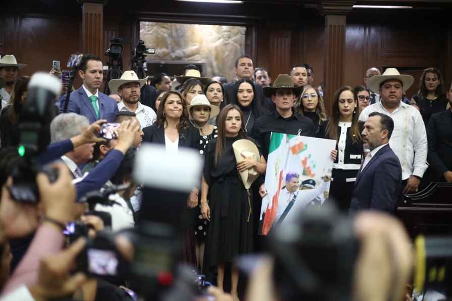 No podemos dejar sola a Grecia Quiroz: Vanhe Caratachea No podemos dejar sola a Grecia Quiroz: Vanhe Caratachea