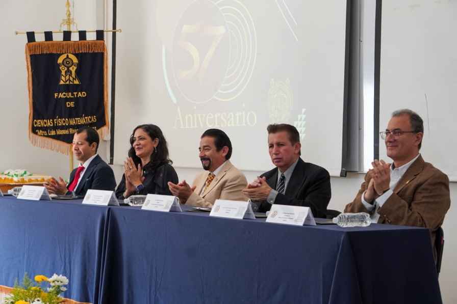Facultad de Ciencias Físico Matemáticas celebra su 57 aniversario con la reacreditación de su licenciatura por cinco años Facultad de Ciencias Físico Matemáticas celebra su 57 aniversario con la reacreditación de su licenciatura por cinco años