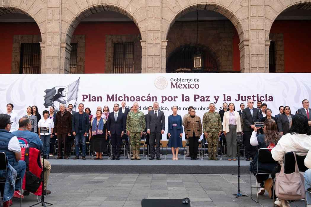 Presidenta presenta los 12 ejes del Plan Michoacán por la Paz y la Justicia; contempla 100 acciones y una inversión de más de 57 mil mdp Presidenta presenta los 12 ejes del Plan Michoacán por la Paz y la Justicia; contempla 100 acciones y una inversión de más de 57 mil mdp