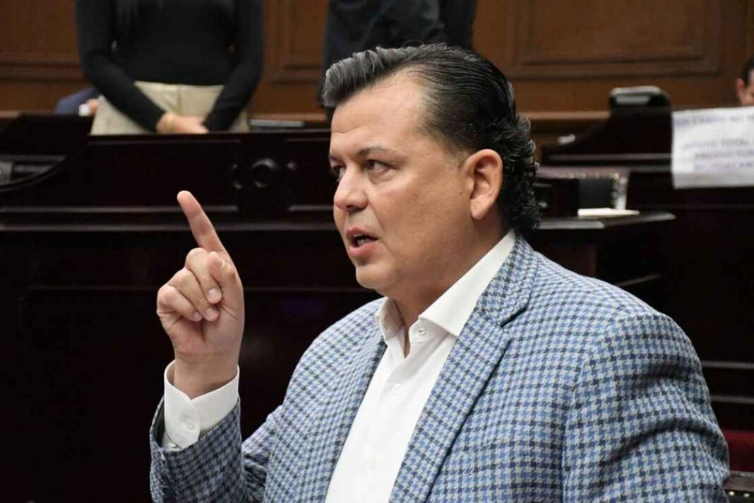 Michoacán pagó con sangre por la desatención de la Presidenta: Memo Valencia Michoacán pagó con sangre por la desatención de la Presidenta: Memo Valencia