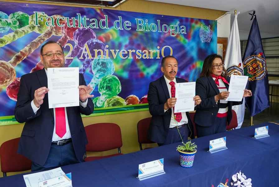 Facultad de Biología celebra aniversario con la reacreditación de su Licenciatura Facultad de Biología celebra aniversario con la reacreditación de su Licenciatura
