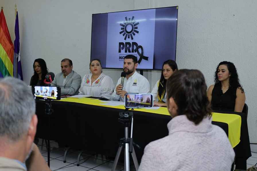 El asesinato de Carlos Manzo hiere a Michoacán y pone en riesgo la vida democrática de los municipios: PRD Michoacán El asesinato de Carlos Manzo hiere a Michoacán y pone en riesgo la vida democrática de los municipios: PRD Michoacán