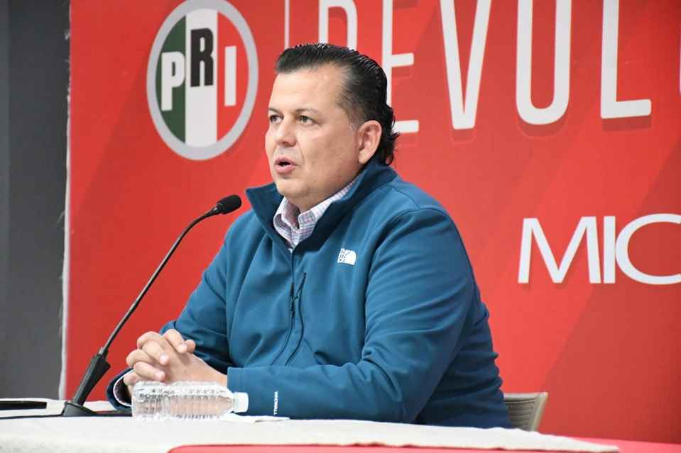 Solo el PRI se atreve a alzar la voz por víctimas del crimen organizado en Michoacán: Memo Valencia Solo el PRI se atreve a alzar la voz por víctimas del crimen organizado en Michoacán: Memo Valencia