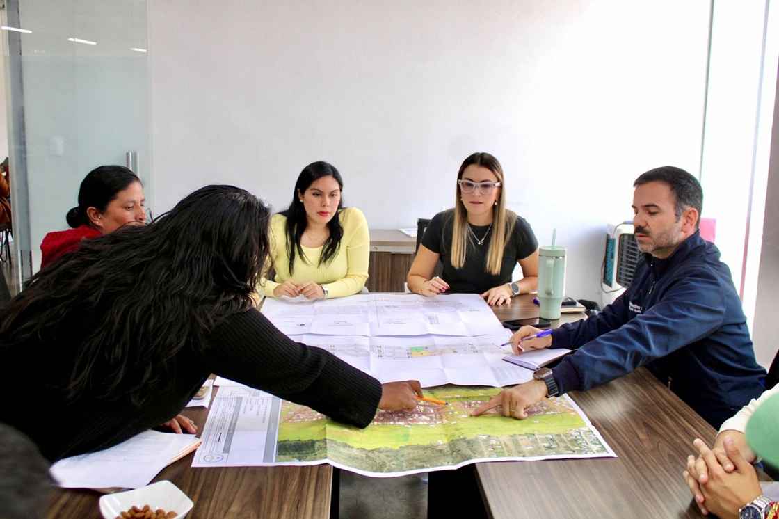 Yankel Benítez da seguimiento a proceso de regularización de colonia 13 de Abril Yankel Benítez da seguimiento a proceso de regularización de colonia 13 de Abril