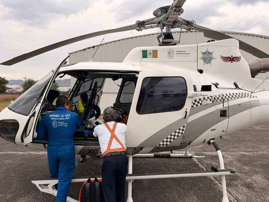 Por aire y tierra, el apoyo a heridos en Coahuayana; federación y estado despliegan operativo conjunto Por aire y tierra, el apoyo a heridos en Coahuayana; federación y estado despliegan operativo conjunto