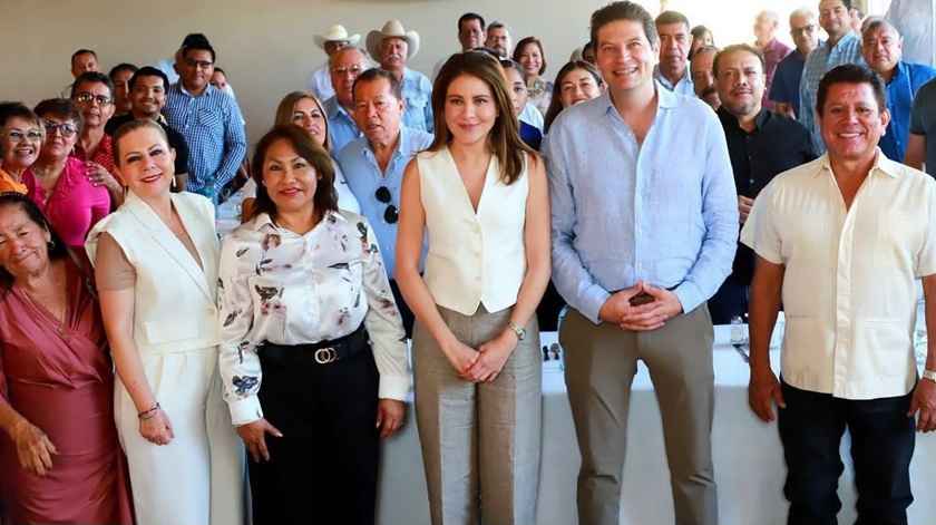 Apuesta Alfonso Martínez por recuperar valor de las familias, para construir la paz Apuesta Alfonso Martínez por recuperar valor de las familias, para construir la paz