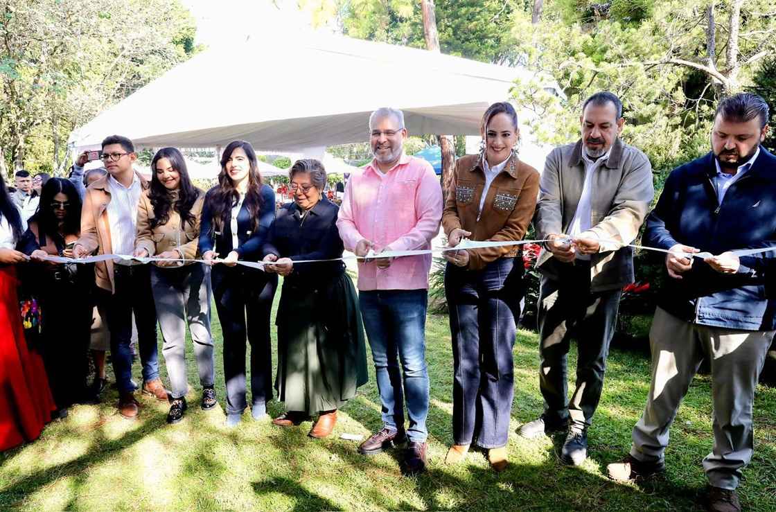 Inaugura gobierno estatal la Feria del Bosque Navideño Inaugura gobierno estatal la Feria del Bosque Navideño