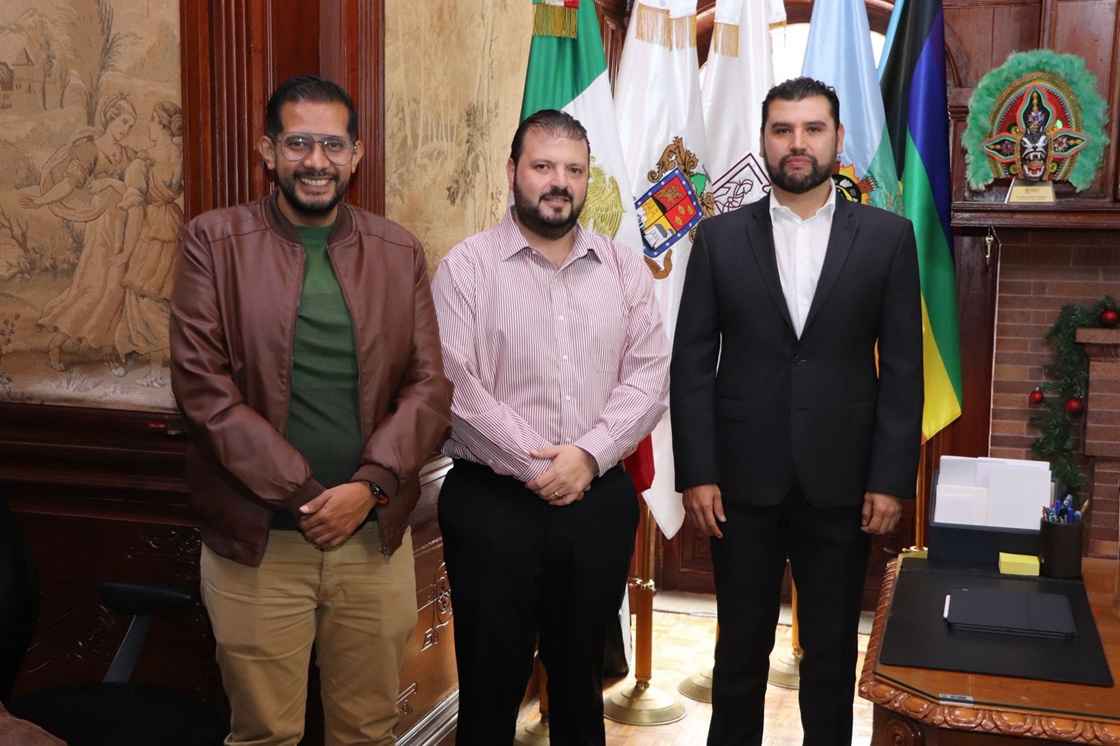 Octavio Ocampo se reúne con el secretario de Gobierno para abordar la atención a víctimas de Coahuayana Octavio Ocampo se reúne con el secretario de Gobierno para abordar la atención a víctimas de Coahuayana