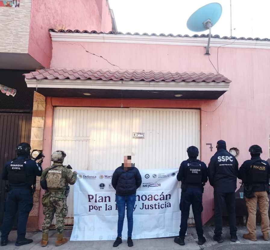 Detienen a una mujer, asegura droga y equipo electrónico en Uruapan Detienen a una mujer, asegura droga y equipo electrónico en Uruapan