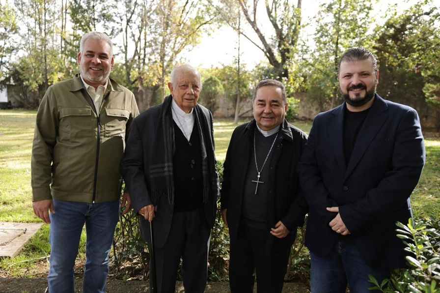 Bedolla y arzobispo de Morelia unen esfuerzos para pacificar al estado Bedolla y arzobispo de Morelia unen esfuerzos para pacificar al estado