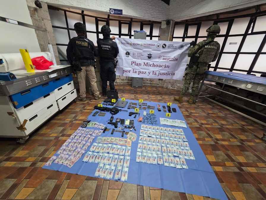 Asegura FGE armas, narcóticos, vehículos y detiene a un masculino durante cateo en Jungapeo Asegura FGE armas, narcóticos, vehículos y detiene a un masculino durante cateo en Jungapeo