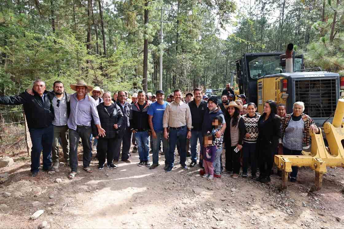 Mejora de caminos rurales, refleja alianza del Ayuntamiento con comunidades: Yankel Benítez Mejora de caminos rurales, refleja alianza del Ayuntamiento con comunidades: Yankel Benítez