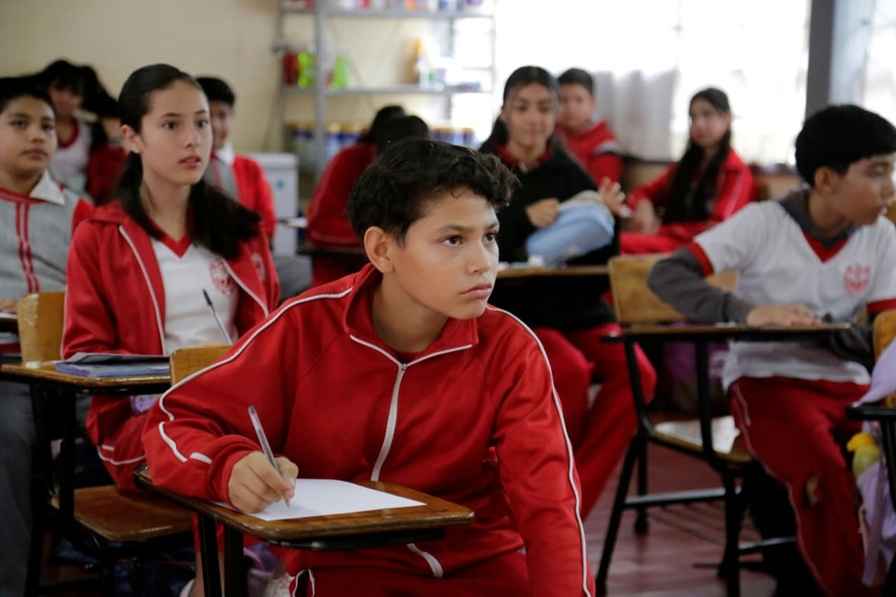 Mañana reinician clases más de 900 mil estudiantes de básica Mañana reinician clases más de 900 mil estudiantes de básica