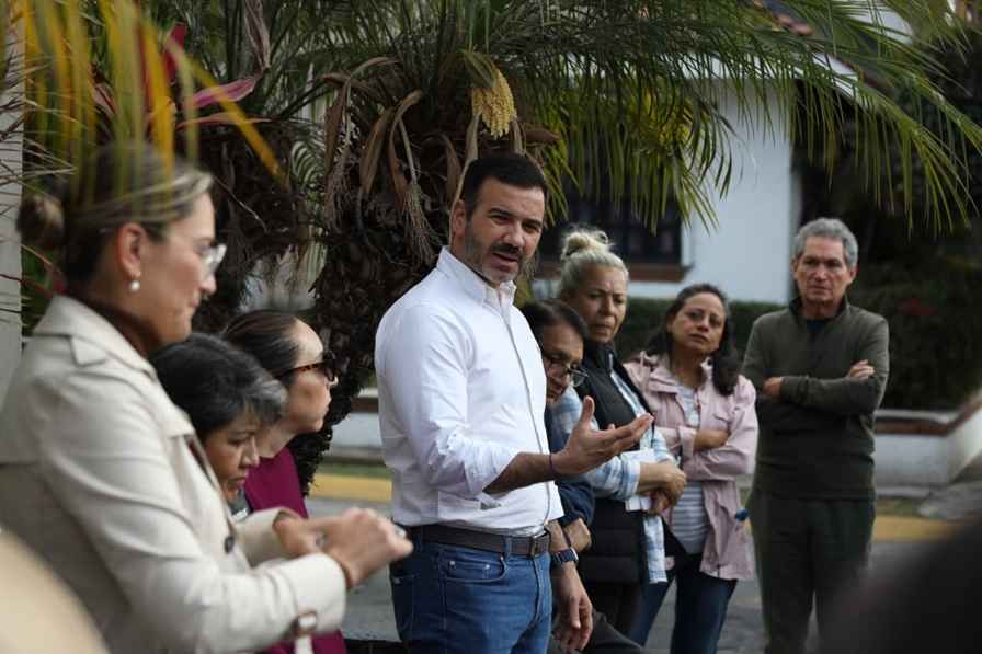 Yankel Benítez sostiene diálogo cercano con vecinos de Lomas de Vista Bella Yankel Benítez sostiene diálogo cercano con vecinos de Lomas de Vista Bella