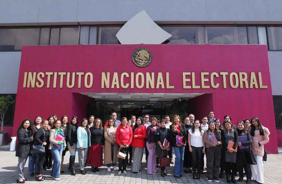 Capacita INE a representantes de partidos políticos nacionales para fortalecer la participación política de las mujeres Capacita INE a representantes de partidos políticos nacionales para fortalecer la participación política de las mujeres
