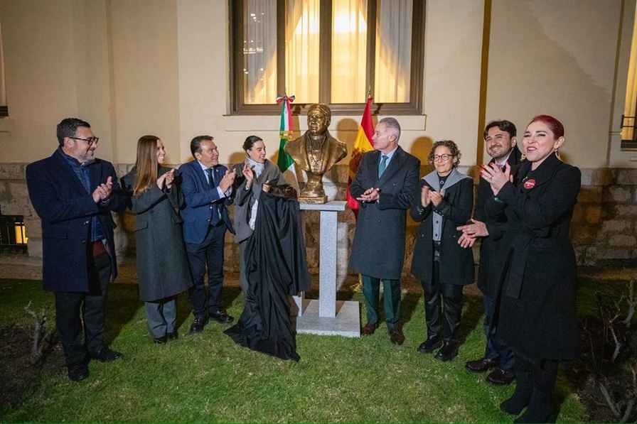 Sectur devela busto de Morelos en la Embajada de México en España Sectur devela busto de Morelos en la Embajada de México en España