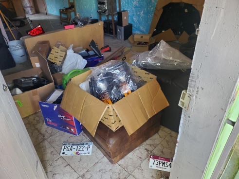 En Morelia, aseguran inmueble utilizado como bodega de mercancía robada y desmantelamiento de vehículos En Morelia, aseguran inmueble utilizado como bodega de mercancía robada y desmantelamiento de vehículos