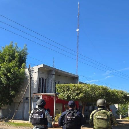 Inhabilitan antena ilícita en Cenobio Moreno, presuntamente utilizada por grupo vinculado a “El Botox” Inhabilitan antena ilícita en Cenobio Moreno, presuntamente utilizada por grupo vinculado a “El Botox”