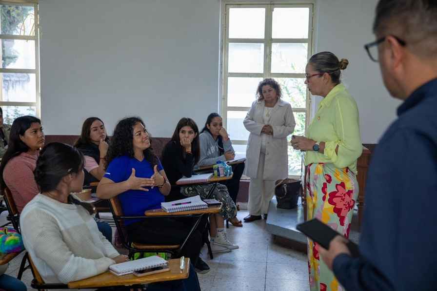 Capacítate y amplía tus oportunidades profesionales; registrate en las Microcredenciales de la UMSNH Capacítate y amplía tus oportunidades profesionales; registrate en las Microcredenciales de la UMSNH