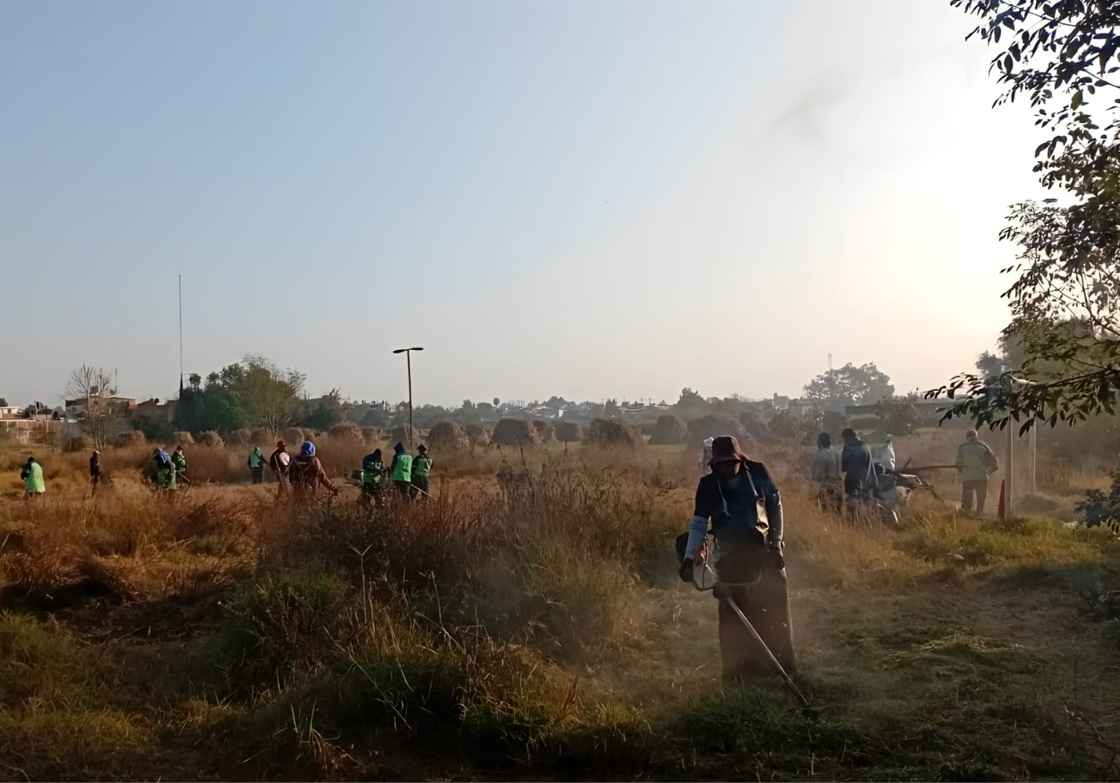 Gobierno de Morelia da mantenimiento a canchas de Hacienda Tiníjaro Gobierno de Morelia da mantenimiento a canchas de Hacienda Tiníjaro