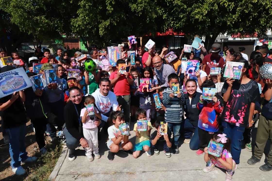 DIF Morelia lleva alegría a niñas y niños con entrega de juguetes de Reyes Magos DIF Morelia lleva alegría a niñas y niños con entrega de juguetes de Reyes Magos