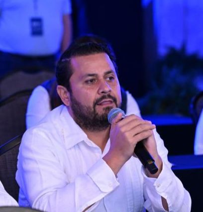 Armando Tejeda reafirma compromiso con la democracia y los equilibrios en el país Armando Tejeda reafirma compromiso con la democracia y los equilibrios en el país