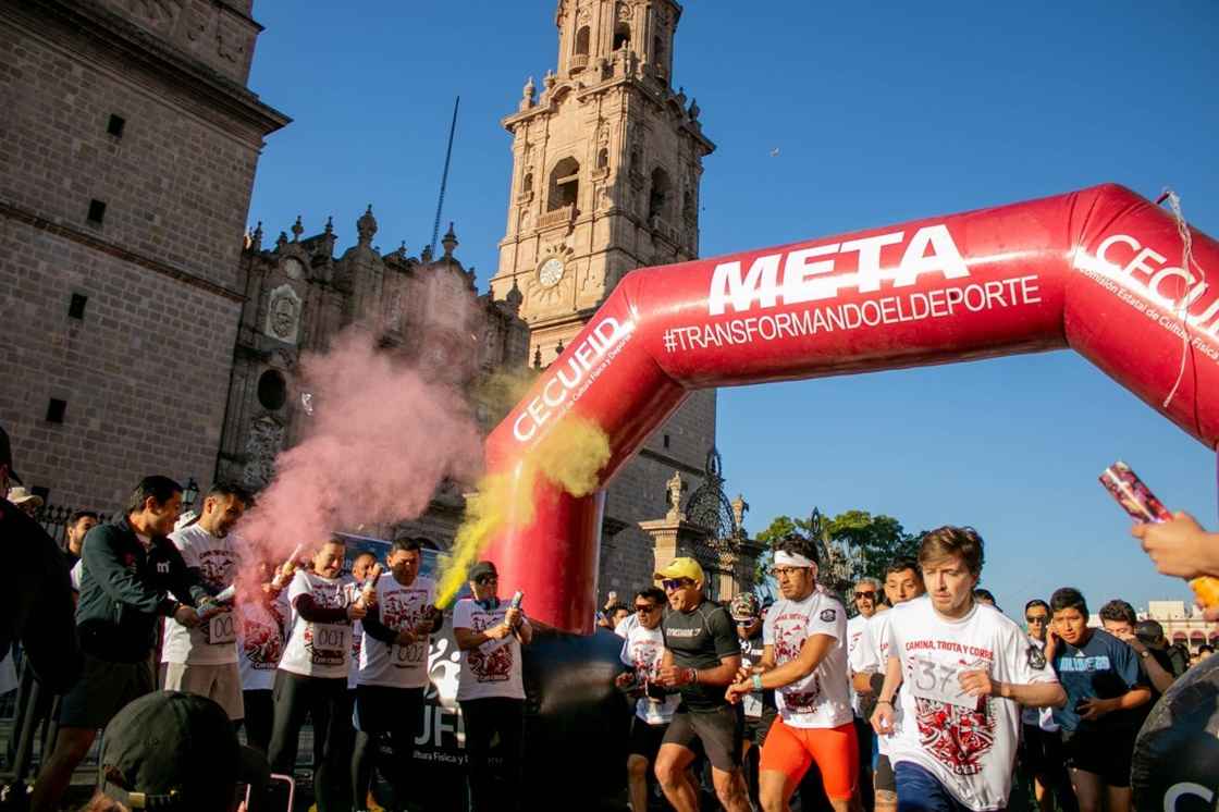 Más de 300 personas participaron en la carrera en favor de la reinserción social Más de 300 personas participaron en la carrera en favor de la reinserción social