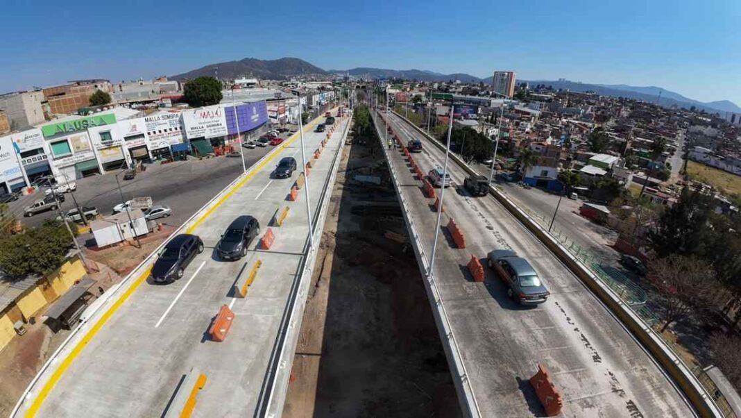 Abren circulación en puente norte del distribuidor Eréndira Abren circulación en puente norte del distribuidor Eréndira