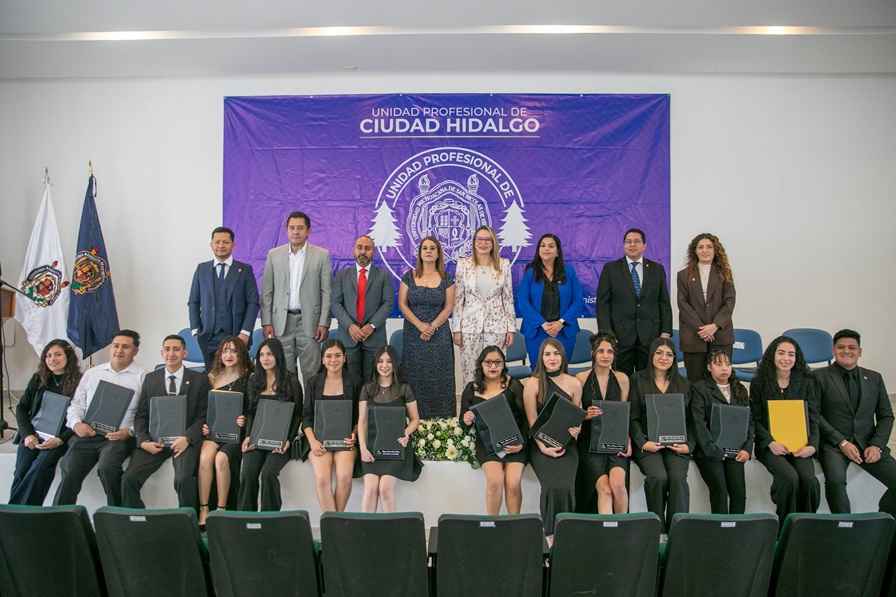 UMSNH entrega ciudadanos de bien, que ayudarán a construir un mejor país, afirma Yarabí Ávila UMSNH entrega ciudadanos de bien, que ayudarán a construir un mejor país, afirma Yarabí Ávila