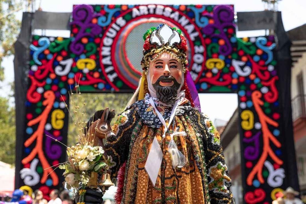 Música, color y tradición: Así se vivió el espectacular desfile del Tianguis Domingo de Ramos Música, color y tradición: Así se vivió el espectacular desfile del Tianguis Domingo de Ramos