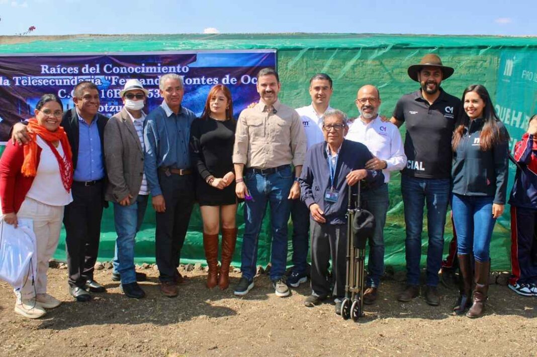 Yankel Benítez inaugura Huerto Comunitario de Telesecundaria ‘Fernando Montes de Oca’ Yankel Benítez inaugura Huerto Comunitario de Telesecundaria ‘Fernando Montes de Oca’