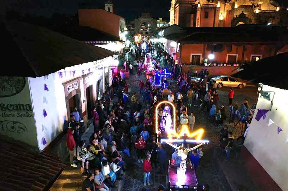 La histórica Procesión de los Cristos te espera en Tlalpujahua La histórica Procesión de los Cristos te espera en Tlalpujahua