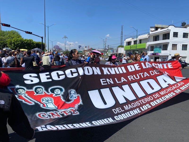 CNTE regresa a clases el lunes, pero mantiene amenaza de protestas y boicot al mundial CNTE regresa a clases el lunes, pero mantiene amenaza de protestas y boicot al mundial
