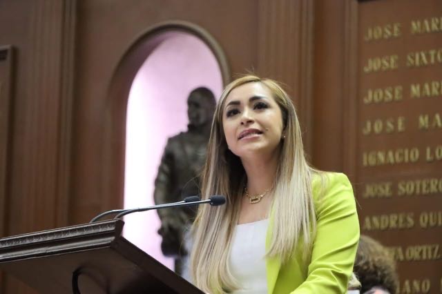 Propone Grecia Aguilar Mercado reforma para reconocer e incluir a personas de talla baja en la Constitución de Michoacán Propone Grecia Aguilar Mercado reforma para reconocer e incluir a personas de talla baja en la Constitución de Michoacán