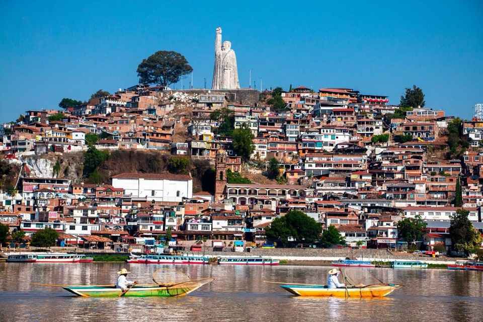 Janitzio se prepara para recibirte esta Semana Santa Janitzio se prepara para recibirte esta Semana Santa