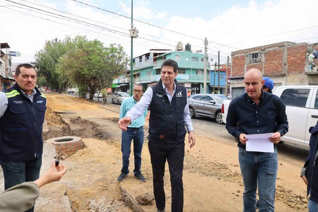 Alfonso Martínez renueva red sanitaria en la colonia Eduardo Ruiz Alfonso Martínez renueva red sanitaria en la colonia Eduardo Ruiz