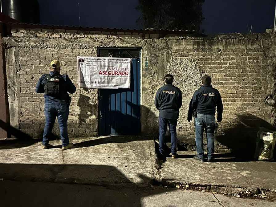 Ejecutan cateo en la colonia Lomas del Durazno y asegura vehículo con reporte de robo; hay un detenido Ejecutan cateo en la colonia Lomas del Durazno y asegura vehículo con reporte de robo; hay un detenido