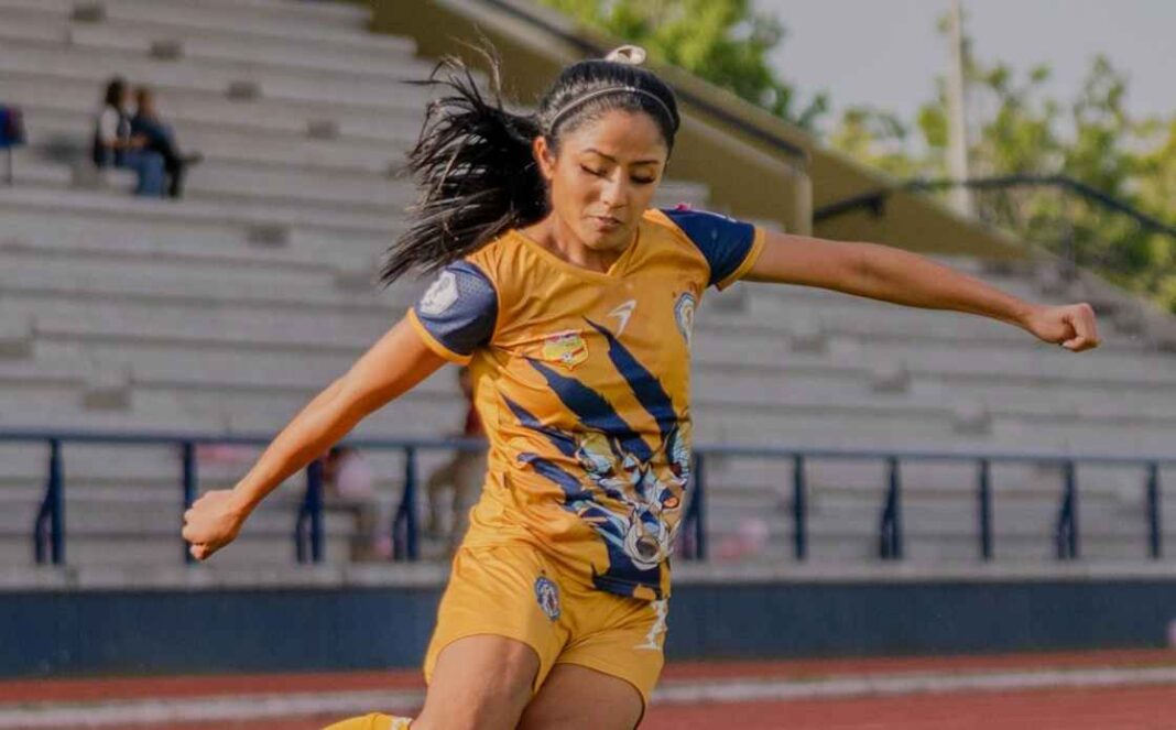 La nicolaita Adriana Ramírez, lideresa nacional de goleo de la TDP Femenil; impone nuevo récord La nicolaita Adriana Ramírez, lideresa nacional de goleo de la TDP Femenil; impone nuevo récord
