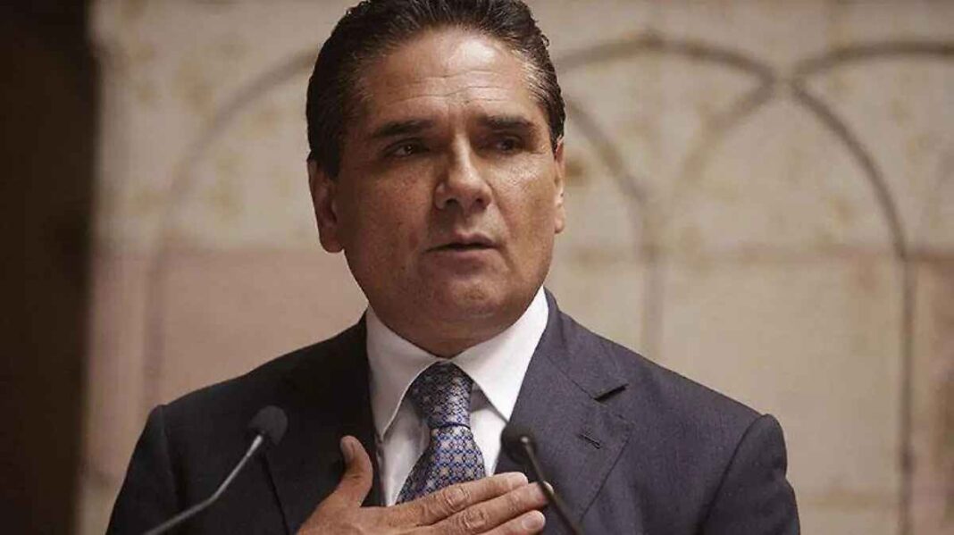 Juez libra 16 órdenes de aprehensión por caso Arantepacua; señalan a Silvano Aureoles Juez libra 16 órdenes de aprehensión por caso Arantepacua; señalan a Silvano Aureoles
