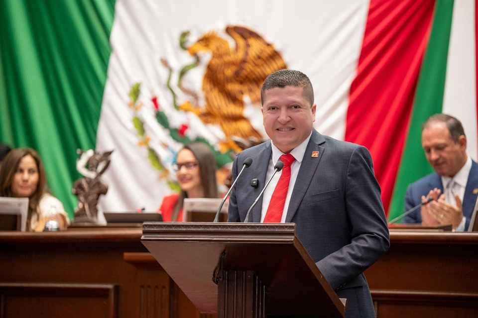 Vicente Gómez presenta iniciativa para garantizar el trabajo a personas con discapacidad adquirida Vicente Gómez presenta iniciativa para garantizar el trabajo a personas con discapacidad adquirida