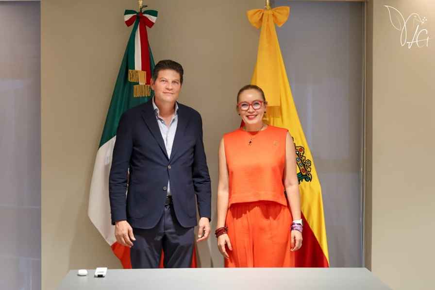 Ofrece Alfonso Martínez ruta a Yarabí Ávila para saldar históricos adeudos de UMSNH Ofrece Alfonso Martínez ruta a Yarabí Ávila para saldar históricos adeudos de UMSNH