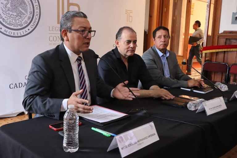 Capacitar al personal técnico del Congreso, es invertir en la calidad del Poder Legislativo: Baltazar Gaona Capacitar al personal técnico del Congreso, es invertir en la calidad del Poder Legislativo: Baltazar Gaona
