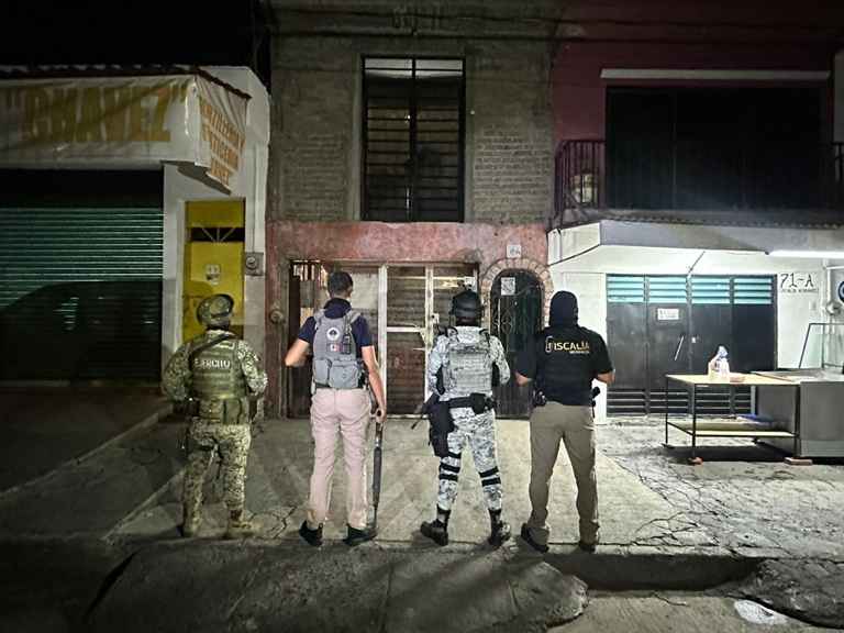 Cumplimenta Fiscalía General seis cateos en Morelia y aseguran más de 2 mil 500 dosis de narcóticos; hay tres detenidos Cumplimenta Fiscalía General seis cateos en Morelia y aseguran más de 2 mil 500 dosis de narcóticos; hay tres detenidos