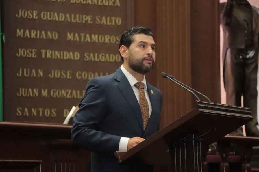 Presenta Octavio Ocampo iniciativa para garantizar elecciones sindicales libres de intervención oficial Presenta Octavio Ocampo iniciativa para garantizar elecciones sindicales libres de intervención oficial