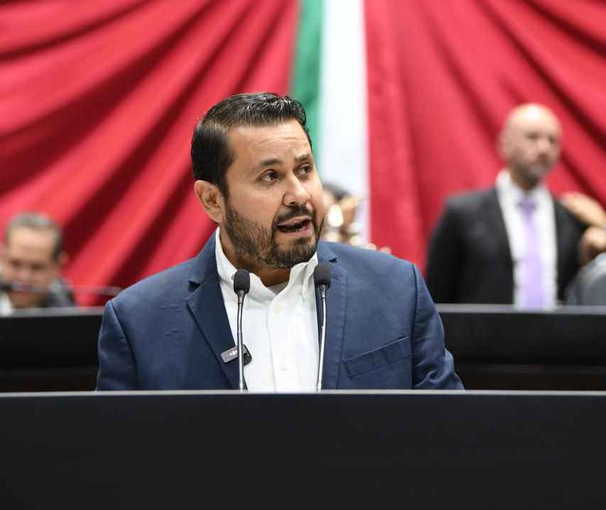 Armando Tejeda presenta iniciativa para recuperar la seguridad en las carreteras federales y proteger a las familias mexicanas Armando Tejeda presenta iniciativa para recuperar la seguridad en las carreteras federales y proteger a las familias mexicanas