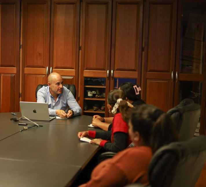 Adolfo Torres fortalece diálogo con vecinas de la colonia Abel Martínez Adolfo Torres fortalece diálogo con vecinas de la colonia Abel Martínez